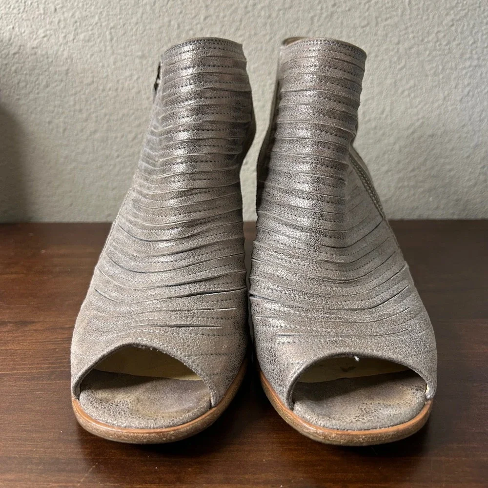 Paul Green Heel Booties 6.5 Cayanne Metallic Pewter Leather‎ Peep Toe Block Heel